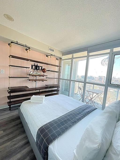 Upscale Downtown Toronto Condos By Cn Tower Ngoại thất bức ảnh