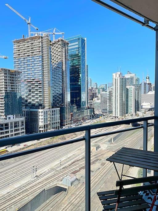 Upscale Downtown Toronto Condos By Cn Tower Ngoại thất bức ảnh